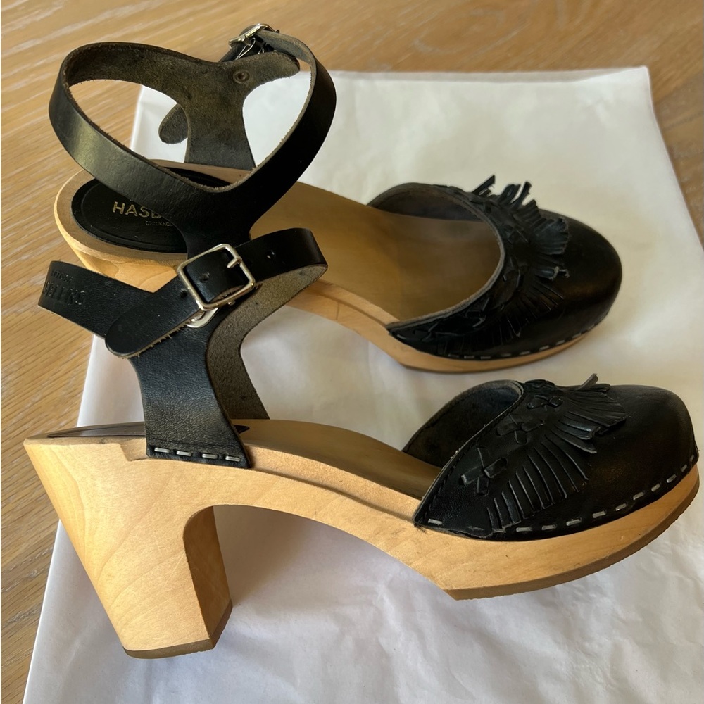 Hasbeens Black Leather Clogs